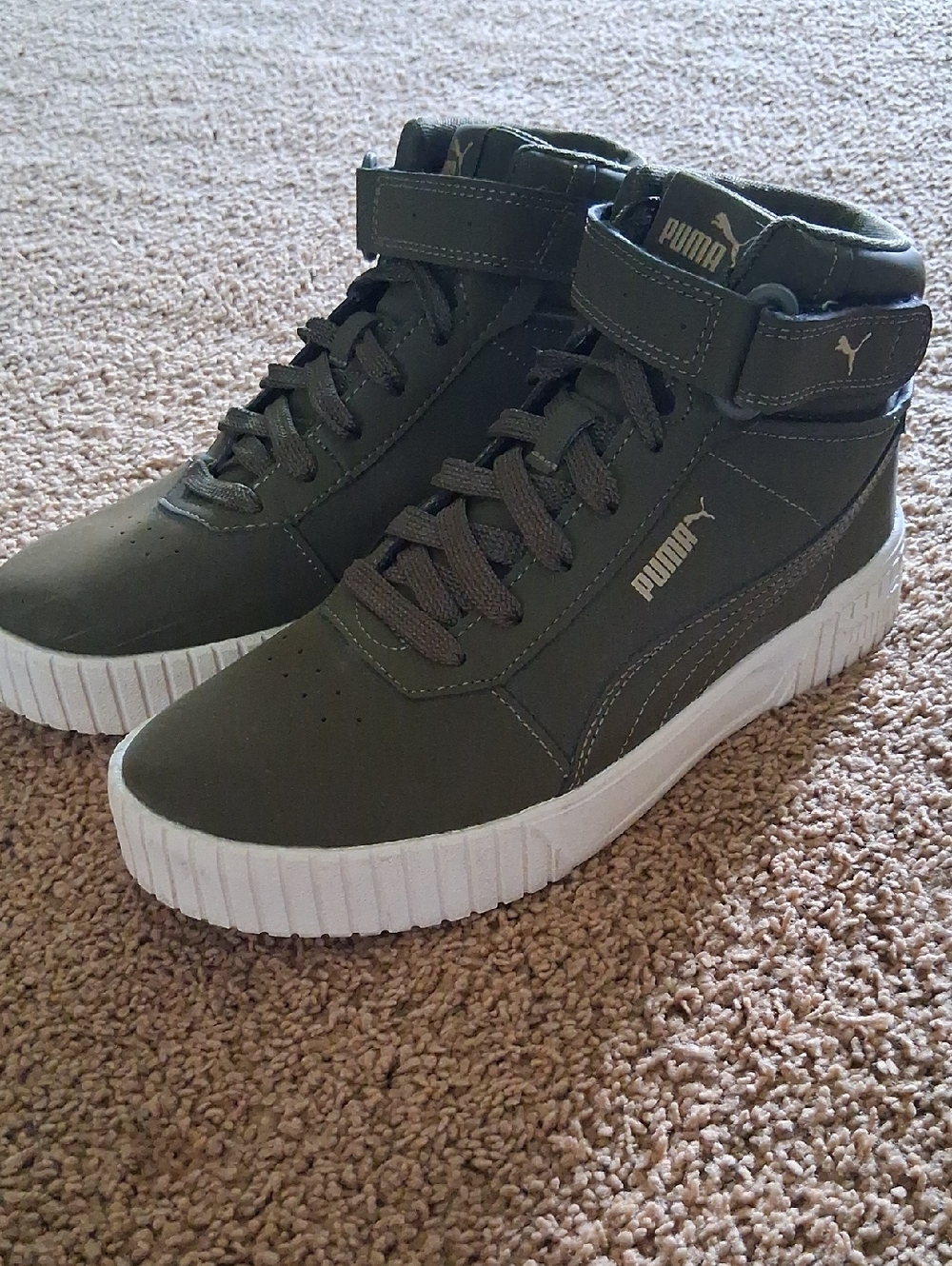 Puma Women’s High-Top Sneakers in Olive Green, gold and White